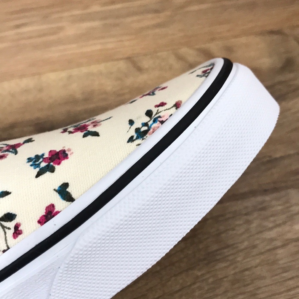 VANS CLASSIC SLIP ON BRAND NEW - Picture 15 of 16